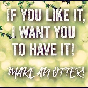 💕Make Me a Reasonable Offer & it’s Yours💕